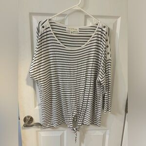 10/$20🔥Striped‎ top
